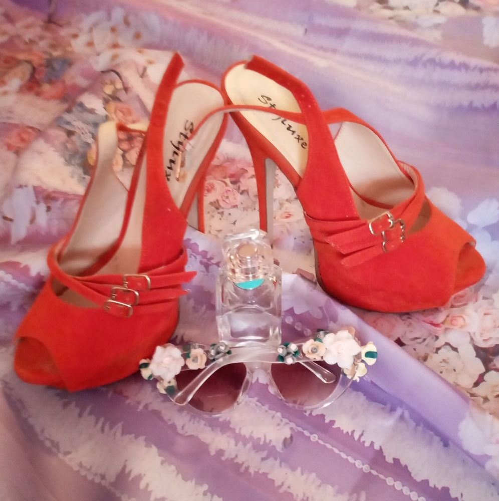 Shoes - Picture 4 of 4